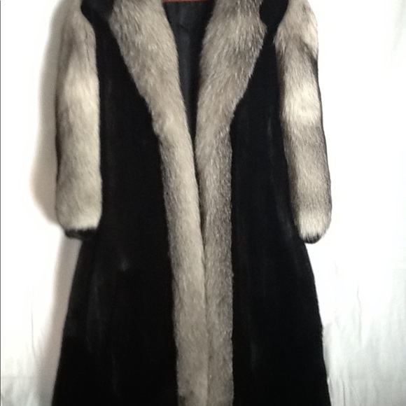 Fur Coat - Picture 2 of 9